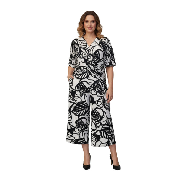 Geometric Glamour: The Mod-Inspired Wide-Leg Crop Pant