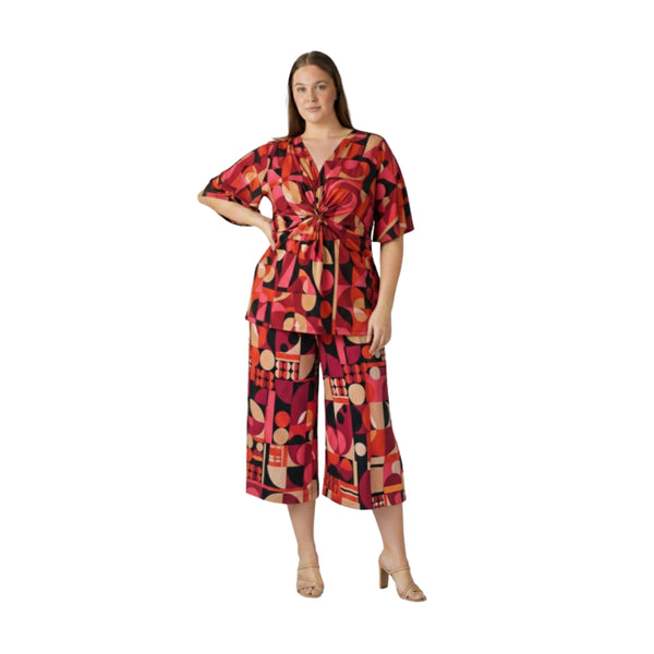 Geometric Glamour: The Mod-Inspired Wide-Leg Crop Pant