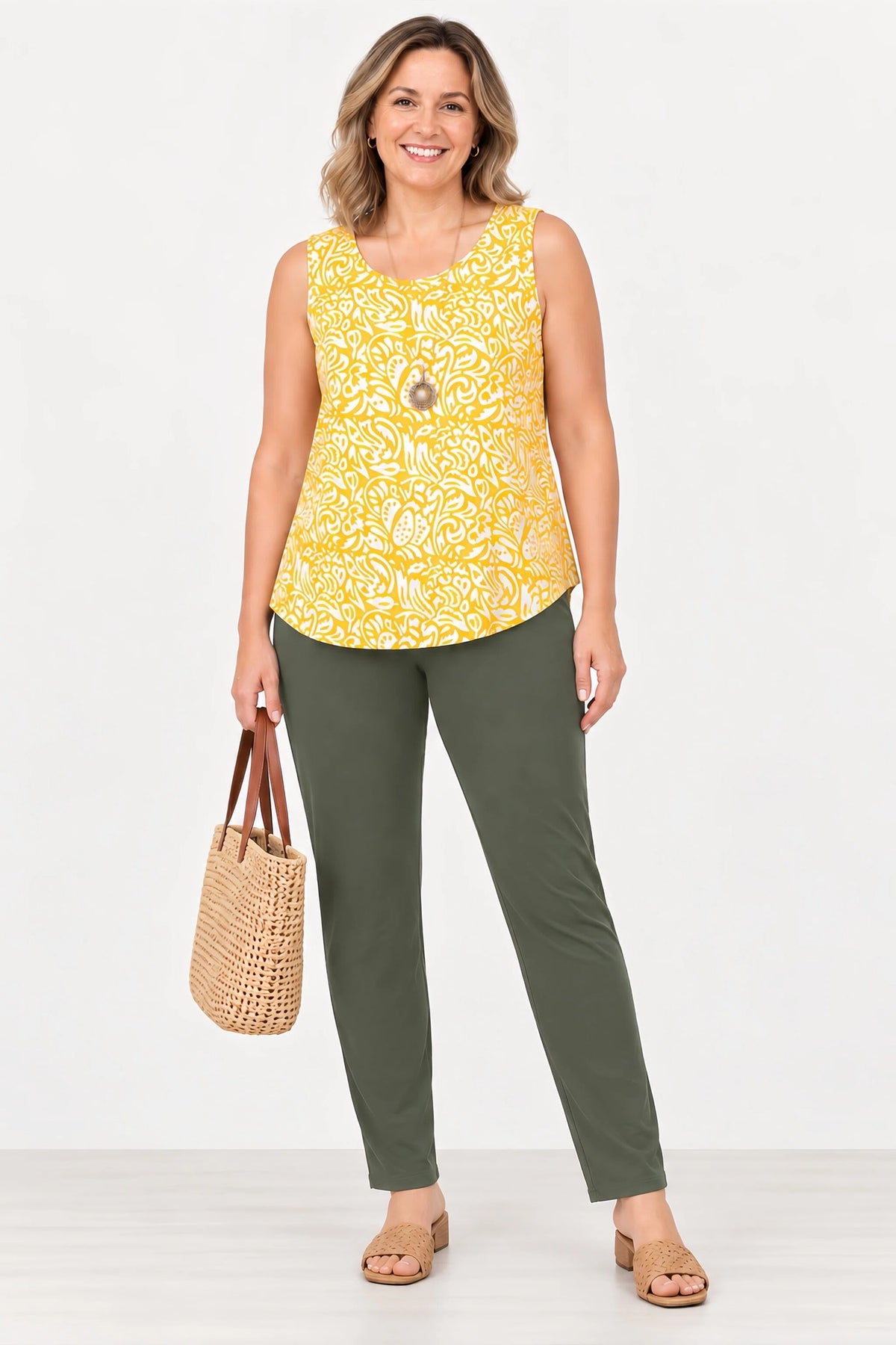 Cotton Singlet with Bust Dart for Versatile Outfits